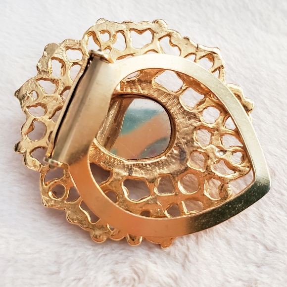 Vintage Costume Jewelry Gold-tone Dress Clip Brooch Purple Glass Stone - Picture 2 of 3